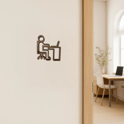 Puinen coworking-kyltti | Työhuone