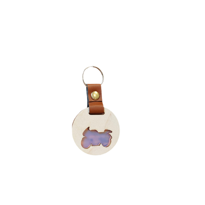 Mopo avaimenperä, moottoripyörä reppumerkki koulureppuun lapsen omalla nimellä kaiverrettuna.